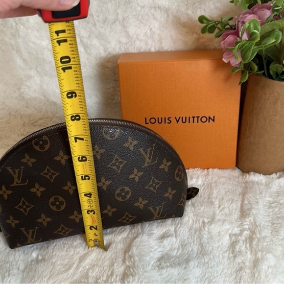 Louis Vuitton Trousse Demi Ronde - Picture 9 of 14